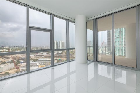 Condominio en alquiler en Miami, Florida, 1 dormitorio, 94.57 m2 № 1960638 - foto 24