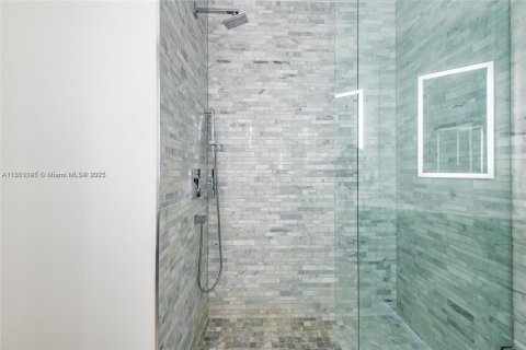 Condominio en alquiler en Miami, Florida, 1 dormitorio, 94.57 m2 № 1960638 - foto 29