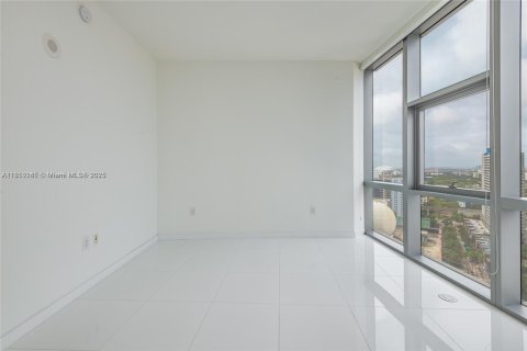 Condominio en alquiler en Miami, Florida, 1 dormitorio, 94.57 m2 № 1960638 - foto 22