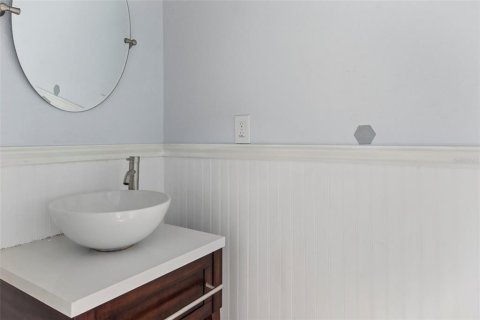 Townhouse in Treasure Island, Florida 3 bedrooms, 134.24 sq.m. № 2380679 - photo 25