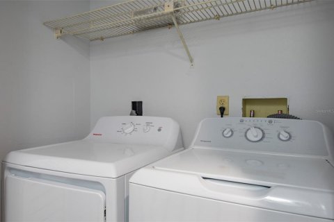 Townhouse in Treasure Island, Florida 3 bedrooms, 134.24 sq.m. № 2380679 - photo 26
