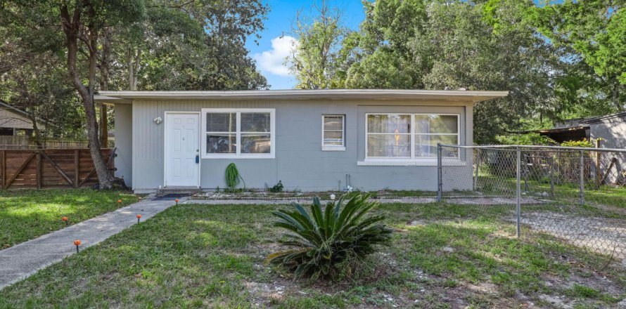 House in Jacksonville, Florida 4 bedrooms, 115.01 sq.m. № 801997