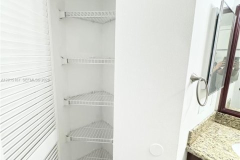Condominio en venta en West Palm Beach, Florida, 1 dormitorio, 74.32 m2 № 2078462 - foto 18