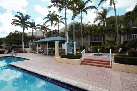 Condominio en West Palm Beach, Florida, 1 dormitorio  № 2078462