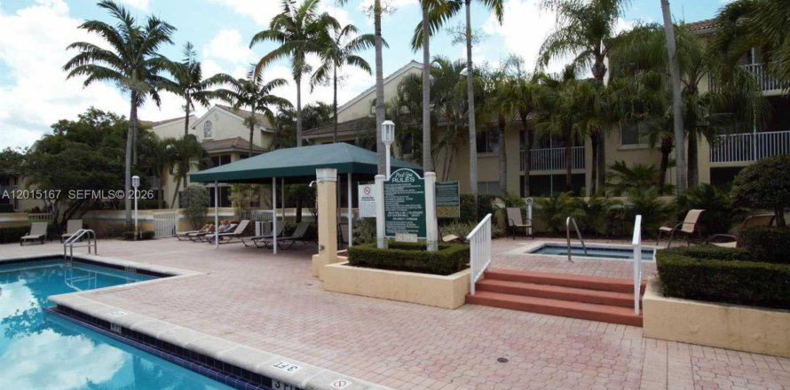 Condominio en West Palm Beach, Florida, 1 dormitorio  № 2078462