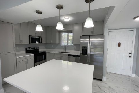 Condo in Coral Springs, Florida, 4 bedrooms № 2184629