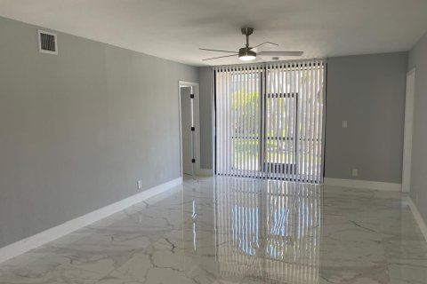 Condo in Coral Springs, Florida, 4 bedrooms  № 2184629 - photo 25
