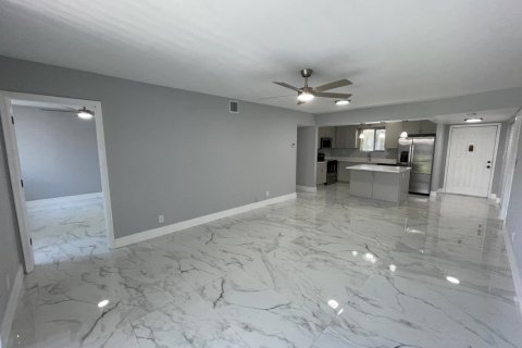 Condo in Coral Springs, Florida, 4 bedrooms  № 2184629 - photo 8