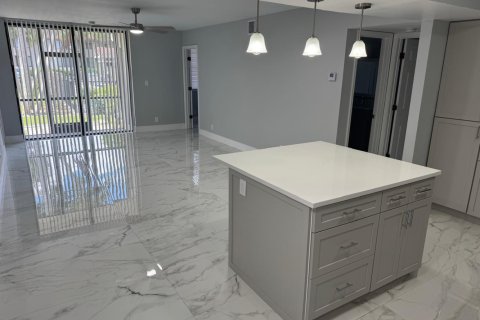 Condo in Coral Springs, Florida, 4 bedrooms  № 2184629 - photo 5