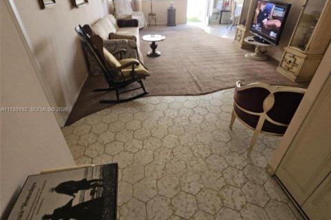 Condo in Sunny Isles Beach, Florida, 1 bedroom  № 1699990 - photo 24