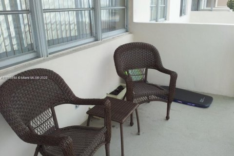 Condo in Sunny Isles Beach, Florida, 1 bedroom  № 1699990 - photo 12