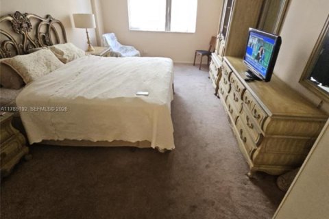 Condo in Sunny Isles Beach, Florida, 1 bedroom  № 1699990 - photo 26