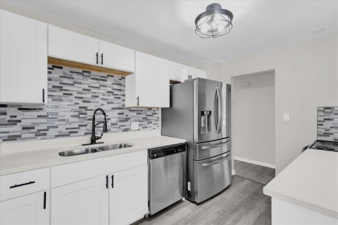 Immobilier commercial à vendre à Leesburg, Floride: 170.94 m2 № 2210236 - photo 9