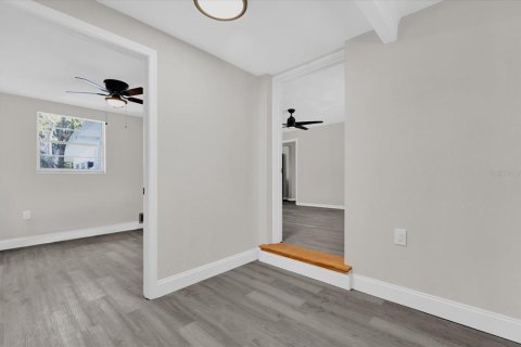 Immobilier commercial à vendre à Leesburg, Floride: 170.94 m2 № 2210236 - photo 4