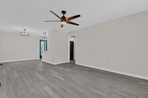 Immobilier commercial à vendre à Leesburg, Floride: 170.94 m2 № 2210236 - photo 5