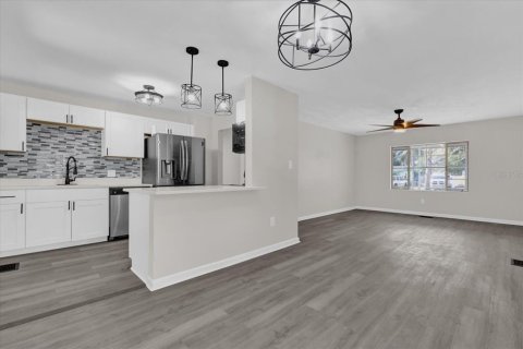 Immobilier commercial à vendre à Leesburg, Floride: 170.94 m2 № 2210236 - photo 6