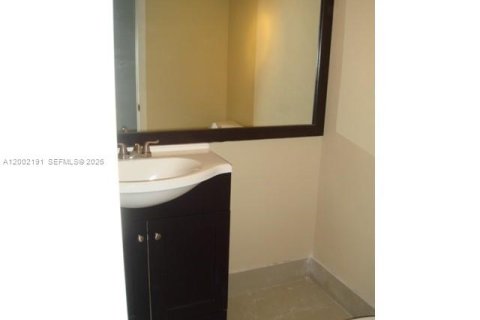 Condo in Aventura, Florida, 1 bedroom  № 2067677 - photo 16