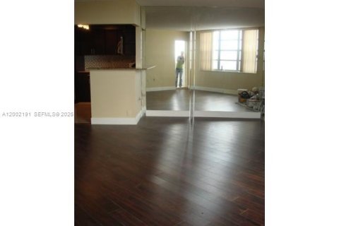 Condo in Aventura, Florida, 1 bedroom  № 2067677 - photo 9