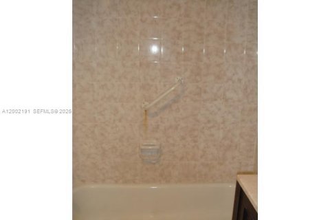 Condo in Aventura, Florida, 1 bedroom  № 2067677 - photo 14