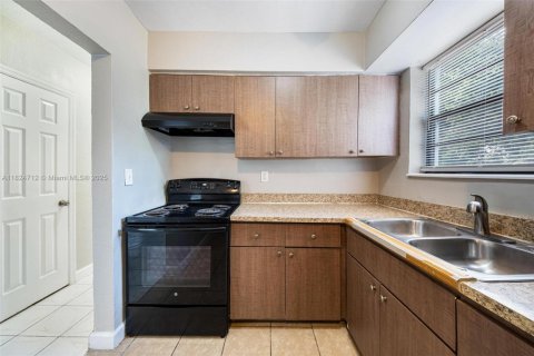 Casa en venta en Miami Gardens, Florida, 4 dormitorios, 133.87 m2 № 1790520 - foto 27