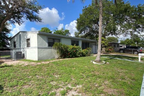 Casa en venta en Miami Gardens, Florida, 4 dormitorios, 133.87 m2 № 1790520 - foto 20