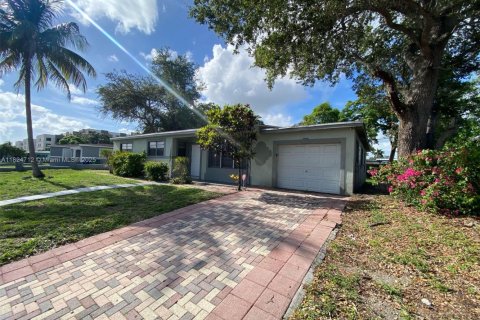 Casa en venta en Miami Gardens, Florida, 4 dormitorios, 133.87 m2 № 1790520 - foto 21