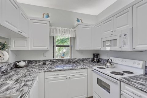 Condo in Juno Beach, Florida, 3 bedrooms  № 2270461 - photo 9