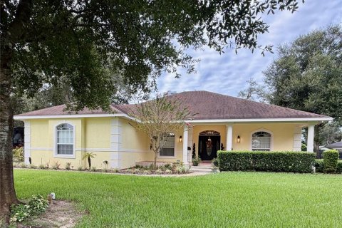 House in Haines City, Florida 3 bedrooms, 310.67 sq.m. № 2318545