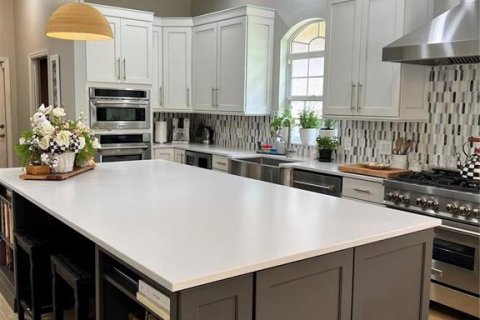Купить виллу или дом в Хейнс-Сити, Флорида 10 комнат, 310.67м2, № 2318545 - фото 20