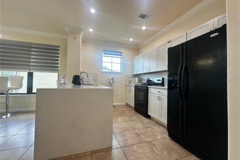 Condo in Davenport, Florida, 3 bedrooms  № 2144057 - photo 4