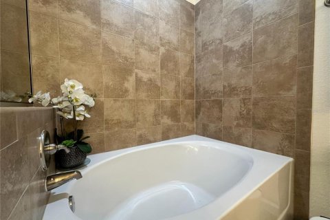 Condo in Davenport, Florida, 3 bedrooms  № 2144057 - photo 25