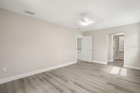 Villa ou maison à vendre à Orlando, Floride: 4 chambres, 267.09 m2 № 2237268 - photo 15