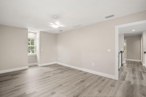 Villa ou maison à vendre à Orlando, Floride: 4 chambres, 267.09 m2 № 2237268 - photo 16