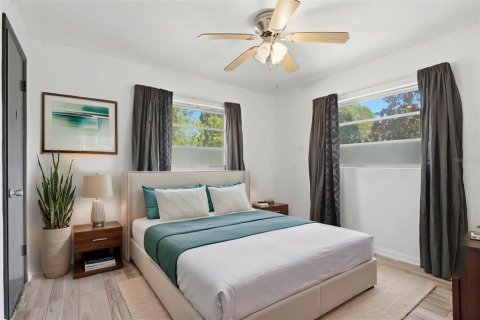 House in Orlando, Florida 4 bedrooms, 185.99 sq.m. № 2226840 - photo 23