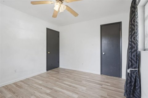 House in Orlando, Florida 4 bedrooms, 185.99 sq.m. № 2226840 - photo 24