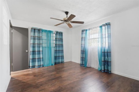 House in Orlando, Florida 4 bedrooms, 185.99 sq.m. № 2226840 - photo 27