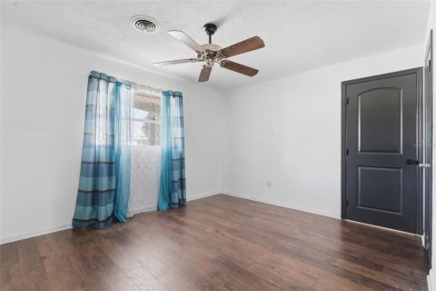 House in Orlando, Florida 4 bedrooms, 185.99 sq.m. № 2226840 - photo 29