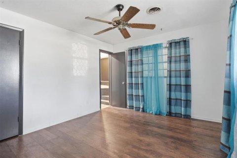 House in Orlando, Florida 4 bedrooms, 185.99 sq.m. № 2226840 - photo 30