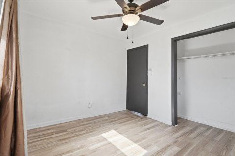 House in Orlando, Florida 4 bedrooms, 185.99 sq.m. № 2226840 - photo 26