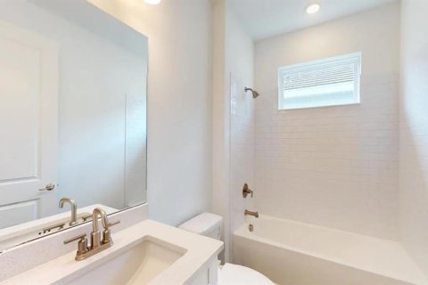 House in Palmetto, Florida 3 bedrooms, 175.21 sq.m. № 1916818 - photo 14