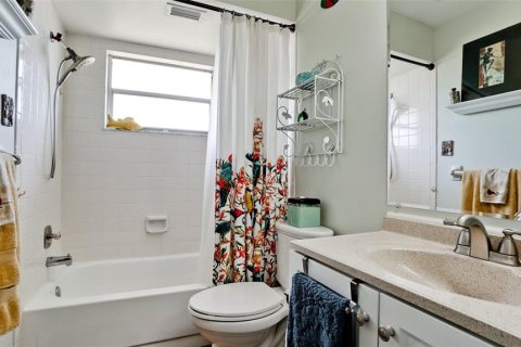 Casa en venta en Bradenton, Florida, 2 dormitorios, 163.04 m2 № 1567603 - foto 27
