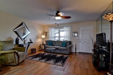 Casa en venta en Bradenton, Florida, 2 dormitorios, 163.04 m2 № 1567603 - foto 9
