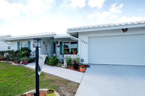 Casa en venta en Bradenton, Florida, 2 dormitorios, 163.04 m2 № 1567603 - foto 3