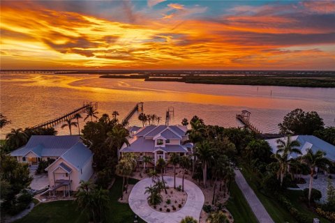 Casa en venta en Punta Gorda, Florida, 5 dormitorios, 341.51 m2 № 1858094 - foto 2