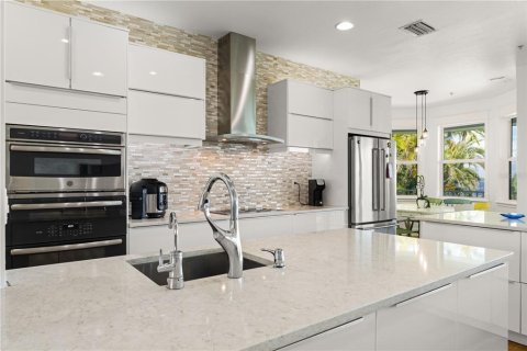 Casa en venta en Punta Gorda, Florida, 5 dormitorios, 341.51 m2 № 1858094 - foto 8