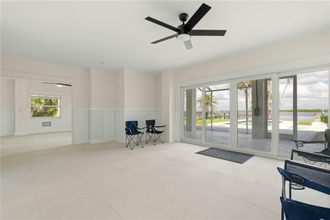 Casa en venta en Punta Gorda, Florida, 5 dormitorios, 341.51 m2 № 1858094 - foto 10
