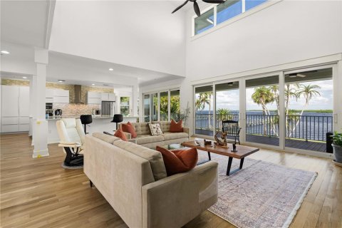 Casa en venta en Punta Gorda, Florida, 5 dormitorios, 341.51 m2 № 1858094 - foto 25