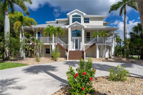 Casa en venta en Punta Gorda, Florida, 5 dormitorios, 341.51 m2 № 1858094 - foto 18