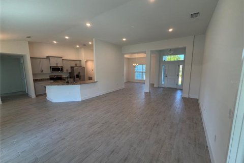 Villa ou maison à vendre à Port Charlotte, Floride: 4 chambres, 216.46 m2 № 2429526 - photo 5
