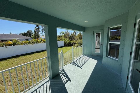 Villa ou maison à vendre à Port Charlotte, Floride: 4 chambres, 216.46 m2 № 2429526 - photo 19